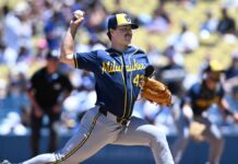 Cerveceros detienen a Dodgers