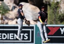 Guardianes superan a Angelinos