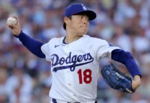 Yoshinobu Yamamoto ayuda a Dodgers a vencer a Brewers, líderes de la Nacional