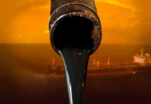 El petróleo de Texas cae 0.73 % tras acordar Irán y Omán una nueva ruta en Ormuz