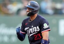 Lewis despierta en el momento justo y Mellizos remontan ante Orioles