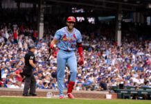 Dominicano Báez, el primero en la historia en pegar TRES JONRONES en su debut en G.L.