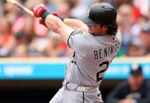 Benintendi vuelve a lucirse en el Target Field, se quedó a un triple de completar el ciclo
