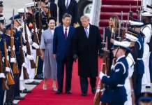 Trump sugiere que ni EEUU ni China frenarán el desarrollo de la IA