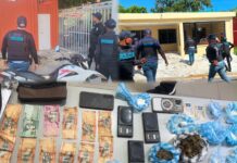 Policía Nacional golpea el microtráfico en Sabana Perdida con ocupación de drogas y cuatro apresados