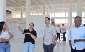 Roberto Ángel Salcedo supervisa trabajos del montaje de la Feria Internacional del Libro Santo Domingo 2026