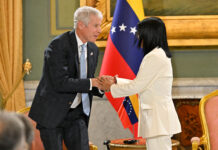 Estados Unidos celebra como “día histórico” la firma de acuerdos petroleros en Venezuela