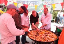 Constanza convierte la paella en una fiesta de sabor, tradición y familia