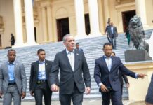 Abinader llama a fortalecer preparación para salvar vidas
