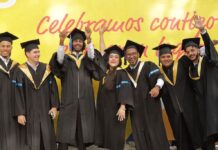 PUCMM celebra graduación y llama a actuar sin “ciclos políticos” frente a resultados de PISA