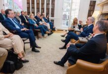 Abinader presenta a RD ante empresarios internacionales como destino competitivo para nuevas inversiones
