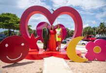 Ágatha Ruiz de la Prada elogia a Carolina Mejía por belleza en el diseño de espacios en la ciudad