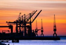 El petróleo de Texas cierra con una bajada del 3.2 %, hasta los 102.43 dólares el barril