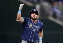 Aranda batea jonrón de 3 carreras en la 10ma y Rays vencen a Rangers