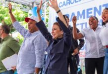 Carolina Mejía fue a Ocoa y a Peravia y prometió continuar las obras del presidente Abinader