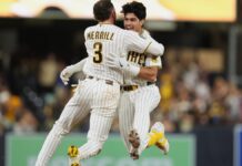 Salas pega sencillo decisivo, Padres vencen a Marlins y su número mágico baja a 3