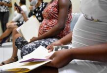 Salud Pública: muertes maternas notificadas disminuyen 20 % y casos confirmados de malaria 82 % en 2026