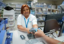 Promese/CAL inicia plan piloto de cobro con tarjetas de crédito en Farmacias del Pueblo