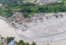 Nepal mantiene las búsquedas 11 días después de la riada tras nuevos rescates con vida