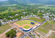 Abinader inaugura campo de béisbol Nelson Mateo en Pizarrete