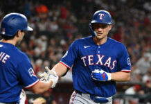 Rangers vencen a D-backs