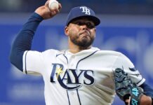 Freddy Peralta frena a su equipo anterior y Yandy Díaz guía a Rays a triunfo ante Mets