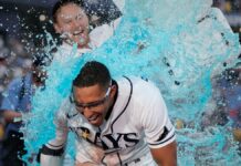 Peralta lanza sólido; Palacios pega hit de oro para dejar tendidos a Medias Rojas